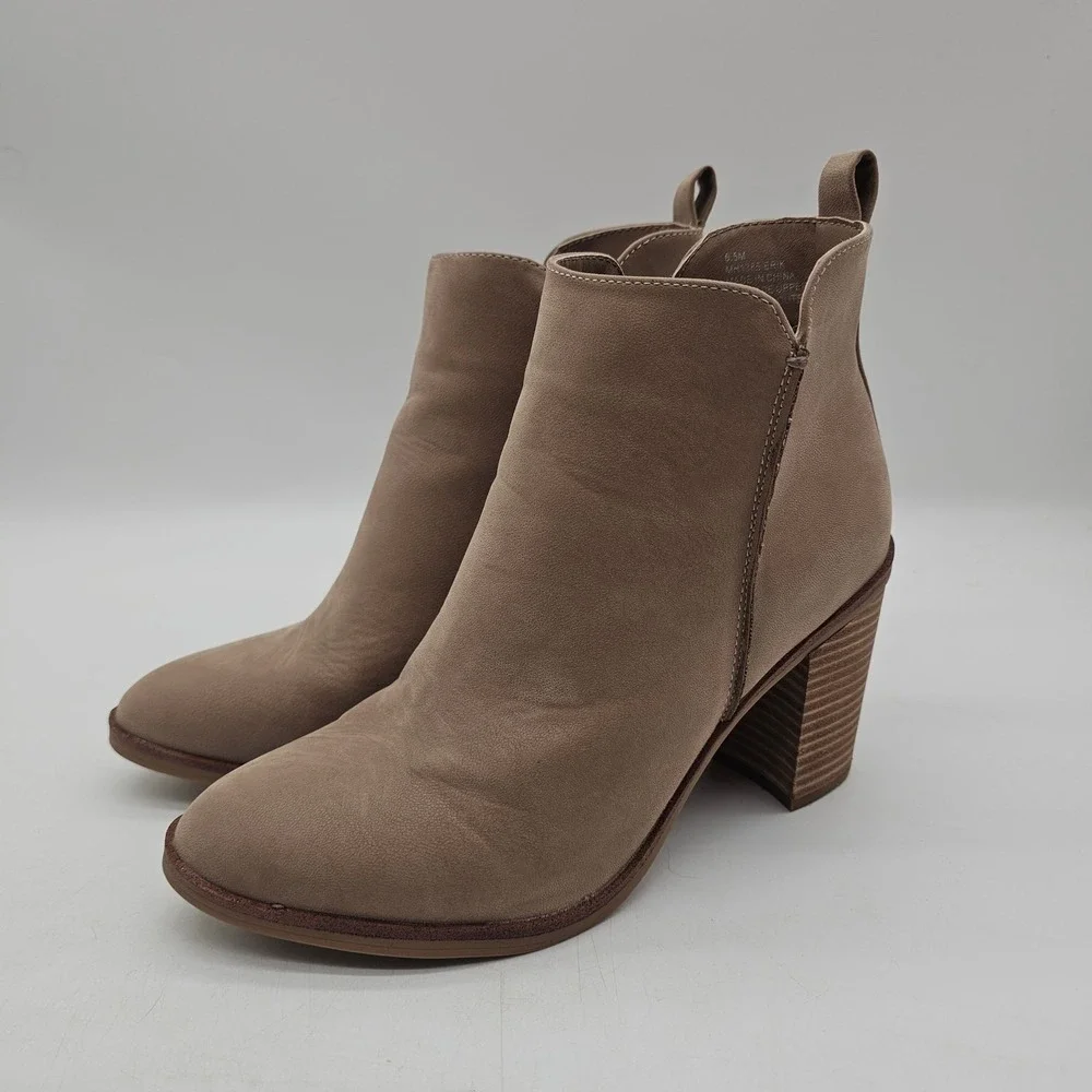 New Mia Erik Stone Check it Off heel booties size 6.5